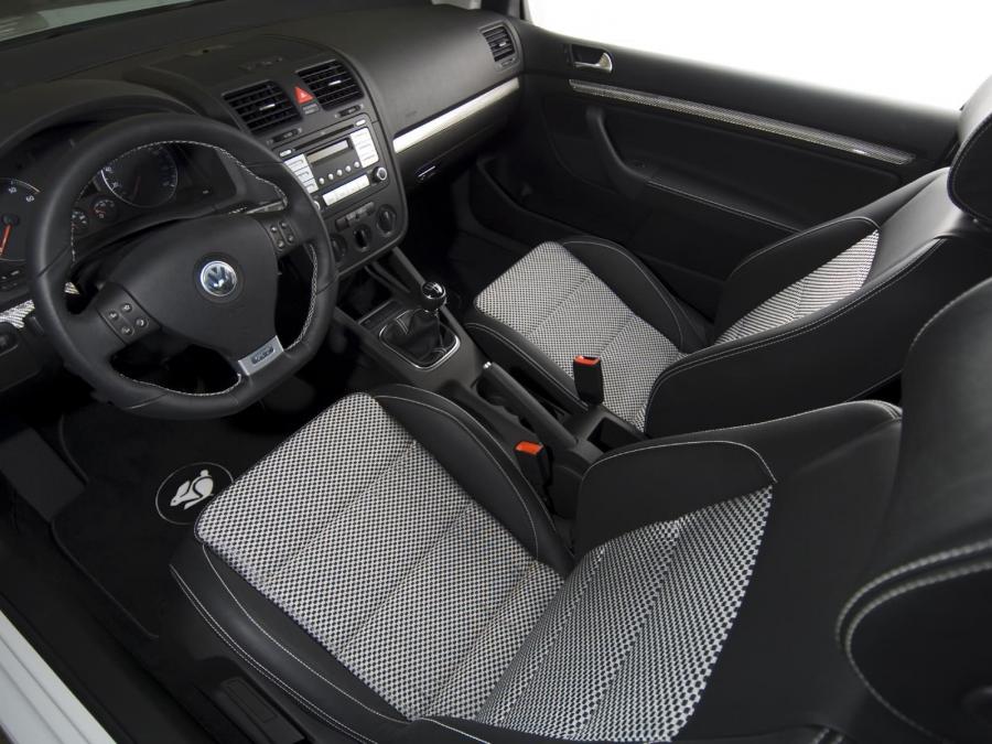  Volkswagen Golf Thunder Bunny Concept 2006 года  (фото 2 из 11)